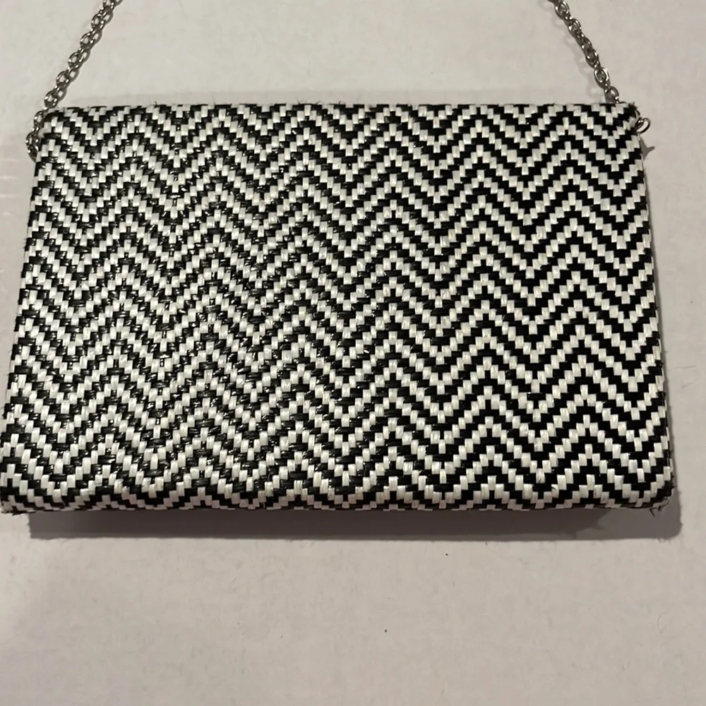 Forever 21 wallet on chain - Picture 2 of 6